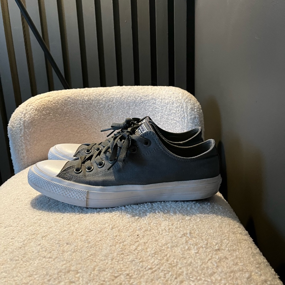 Converse All Star Chuck Taylor II size 8.5